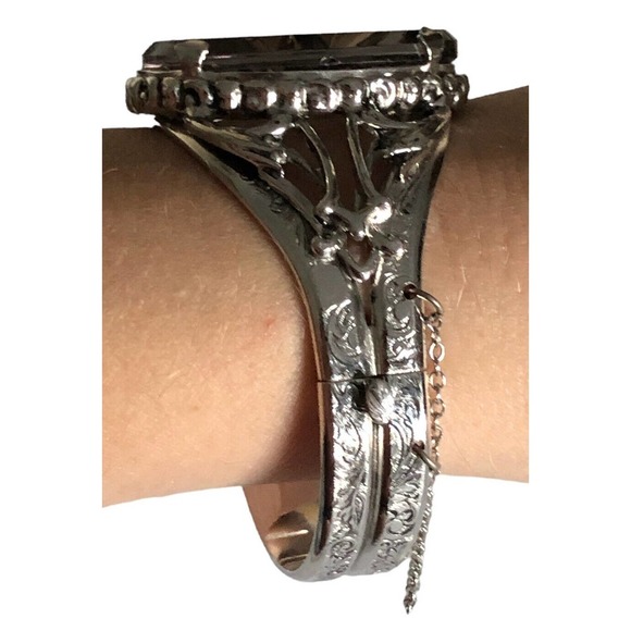 Silver Whiting & Davis Gray Starburst Glass Oval Stone Hinged Bracelet 7” - Picture 10 of 10